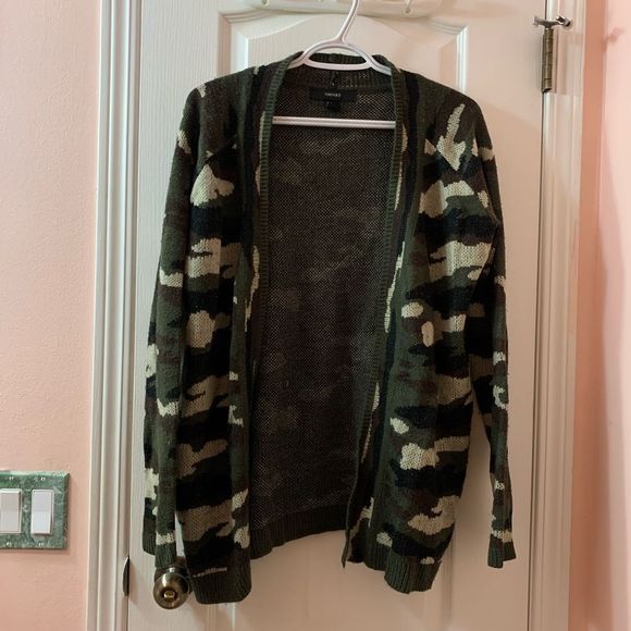 3/$10 Forever 21 Camo Cardigan - Picture 2 of 4